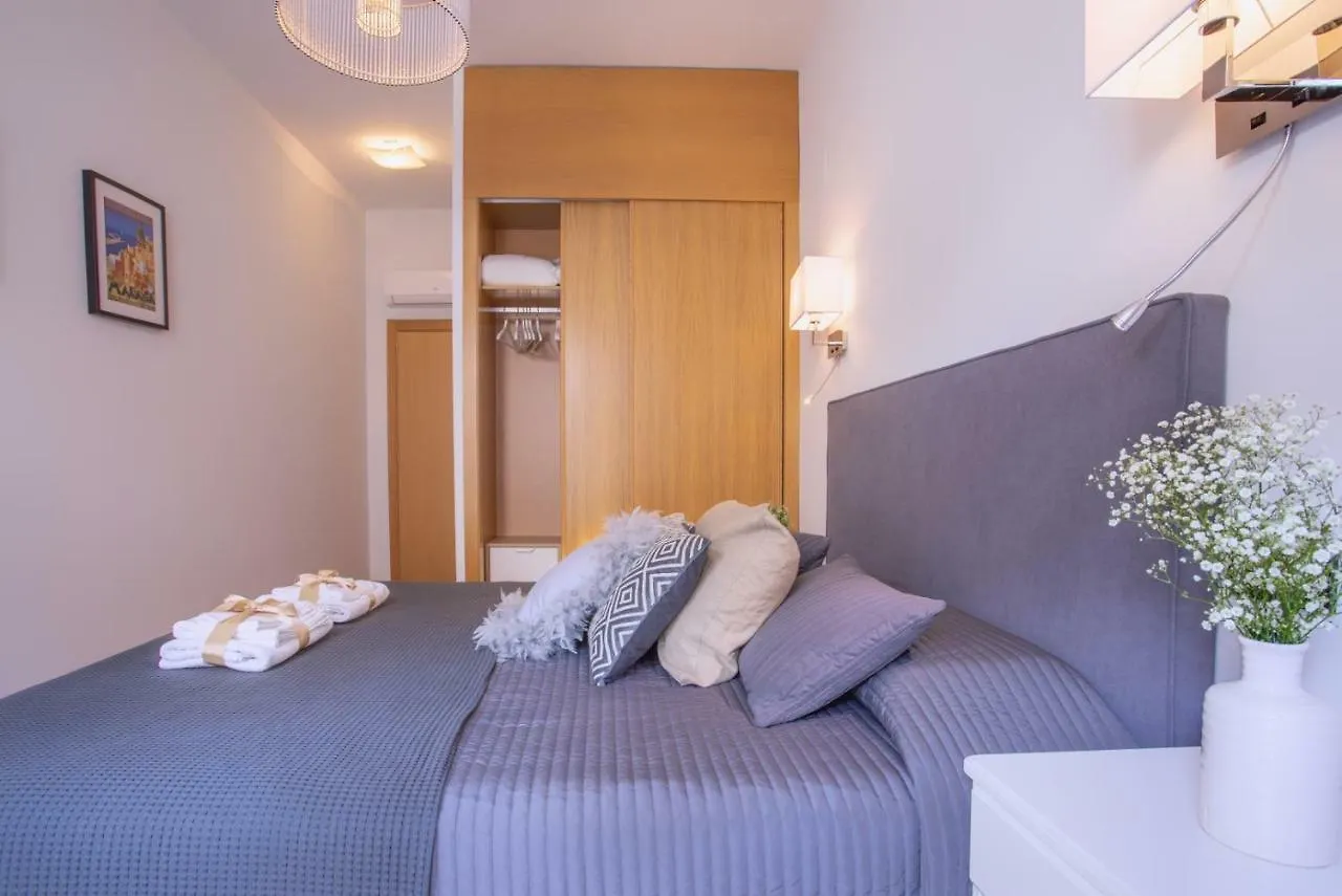 -Malagasunapts- Citycentre Rooftop Pool Malaga